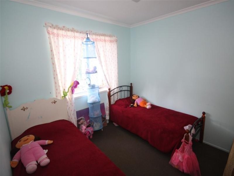 24 Cowper Avenue, Eagleby QLD 4207