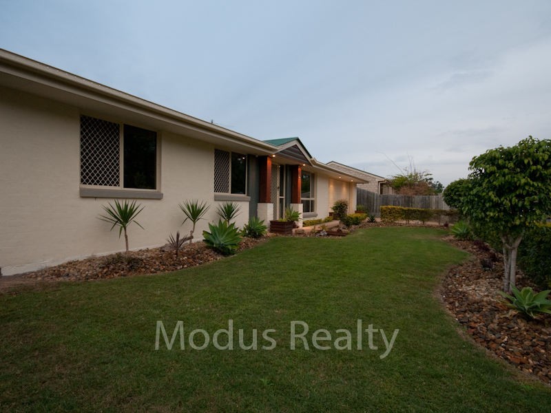 26 Pidgeon Boulevard, Crestmead QLD 4132