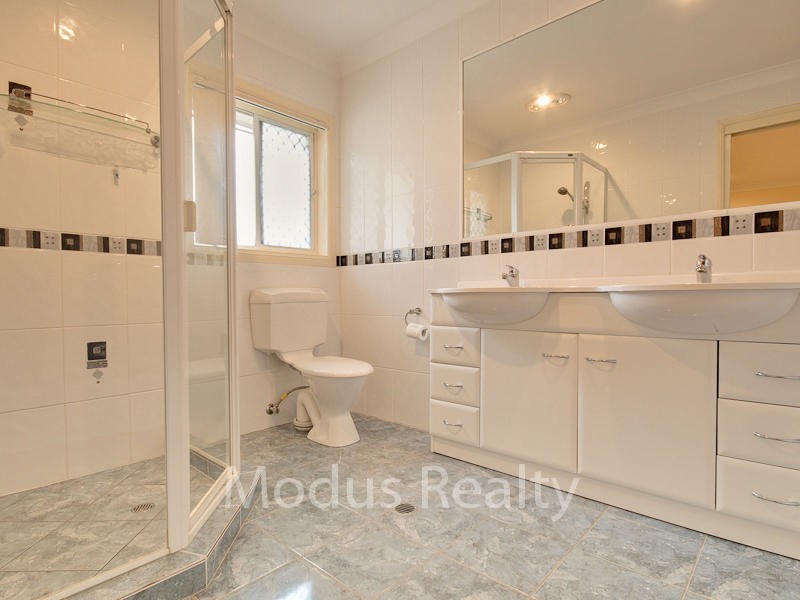 5 Van Dieman Crescent, Springwood QLD 4127