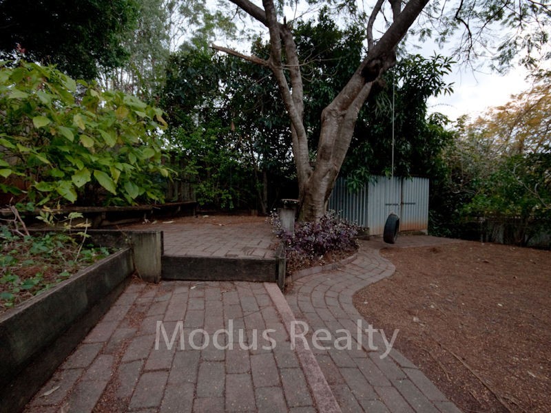 18 Eskdale Street, Holmview QLD 4207