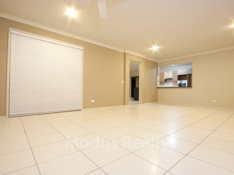 43 Mapelton Circuit, Parkinson QLD 4115