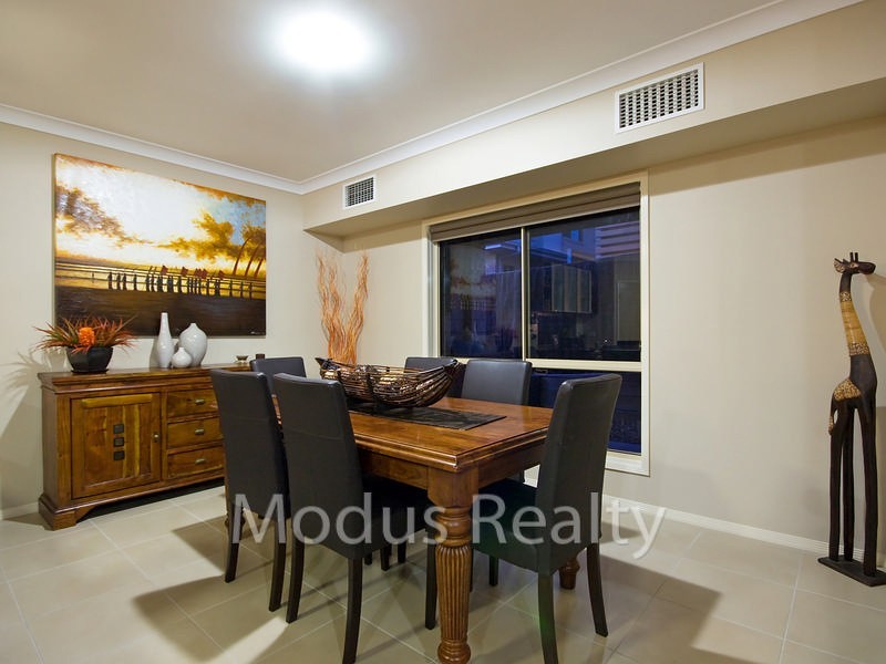 10 Long Island Drive, Windaroo QLD 4207