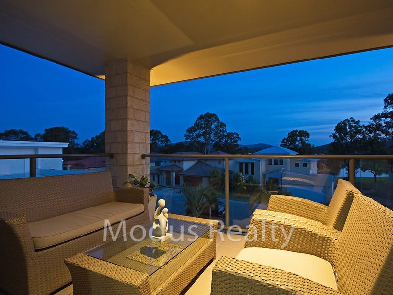 10 Long Island Drive, Windaroo QLD 4207