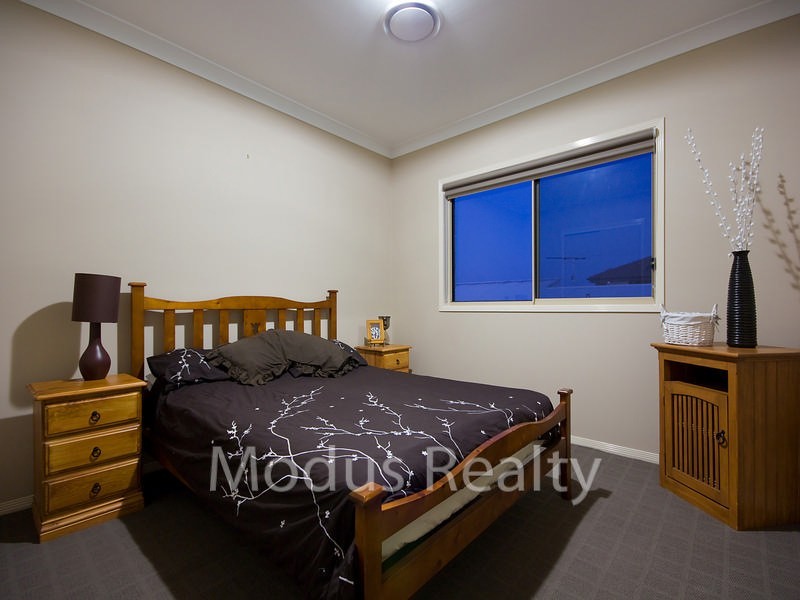 10 Long Island Drive, Windaroo QLD 4207