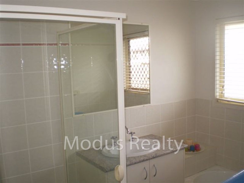 4 Robur St, Marsden QLD 4132