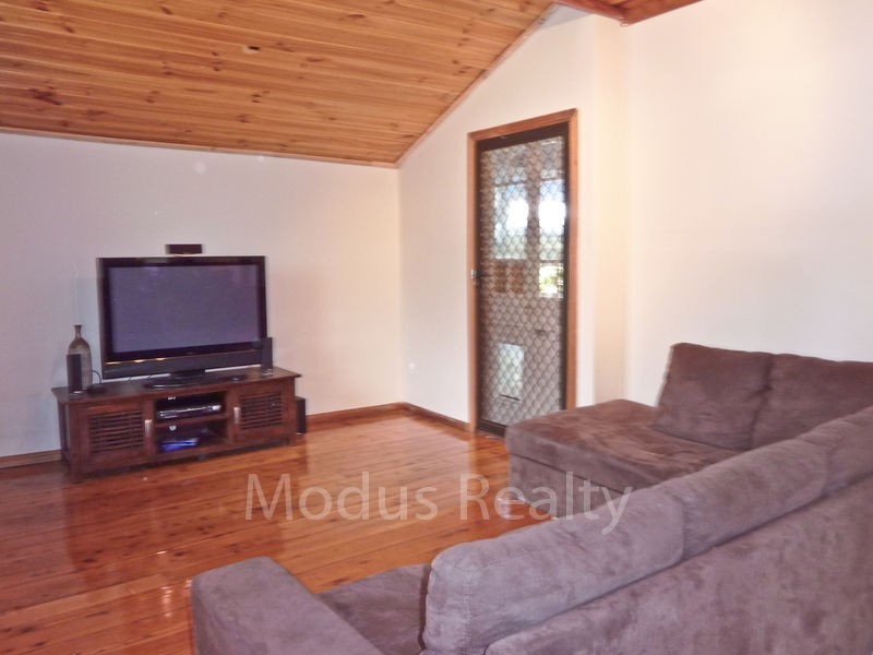 31 Bruce Road, Woodridge QLD 4114