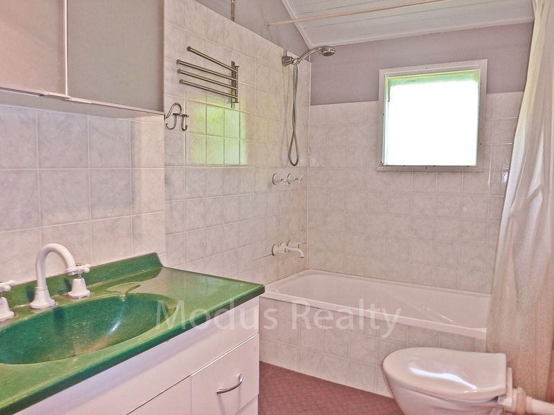 31 Bruce Road, Woodridge QLD 4114