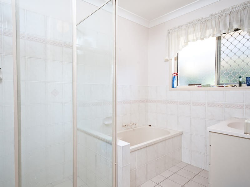 38 Delavan St, Wishart QLD 4122