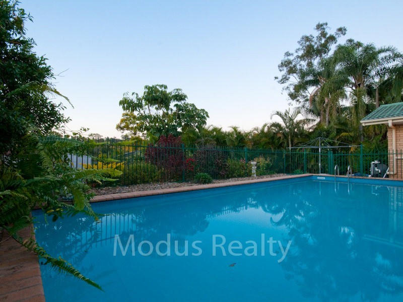 6 Belinda Crescent, Springwood QLD 4127