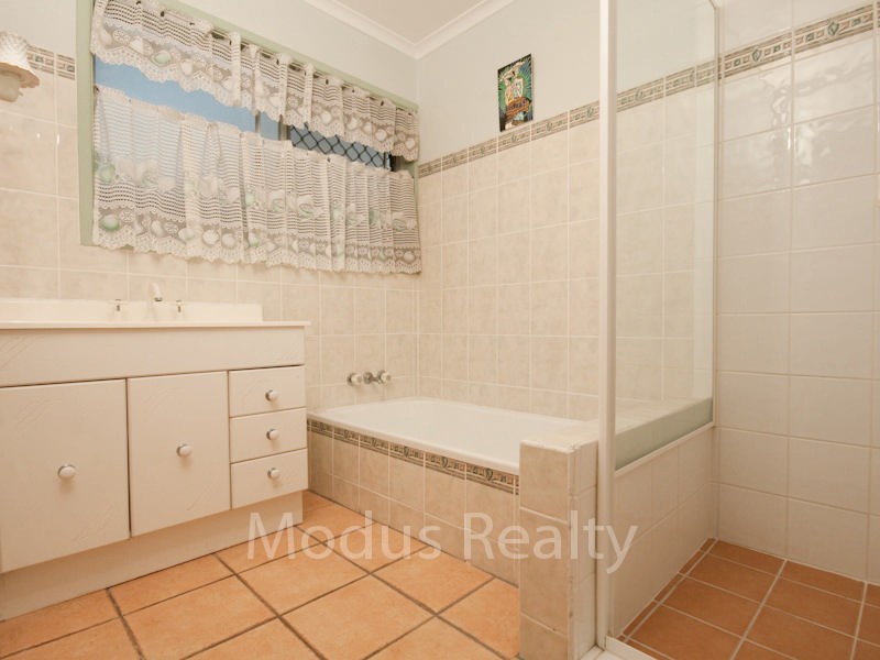 6 Belinda Crescent, Springwood QLD 4127