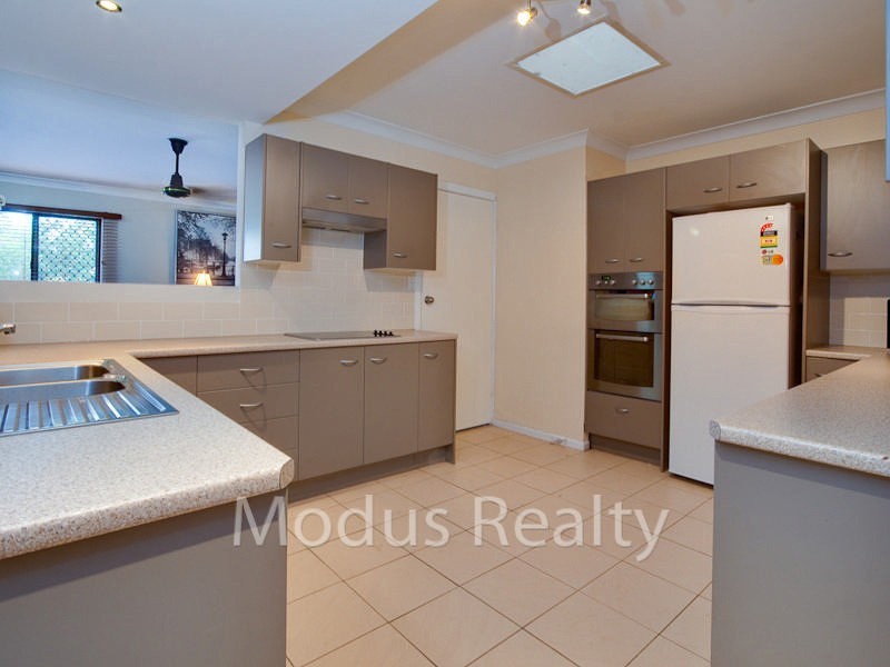 10 Van Dieman Crescent, Springwood QLD 4127