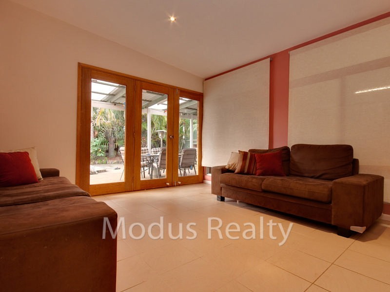 10 Van Dieman Crescent, Springwood QLD 4127