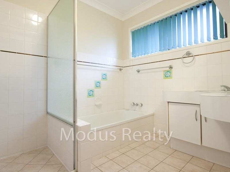 10 Van Dieman Crescent, Springwood QLD 4127