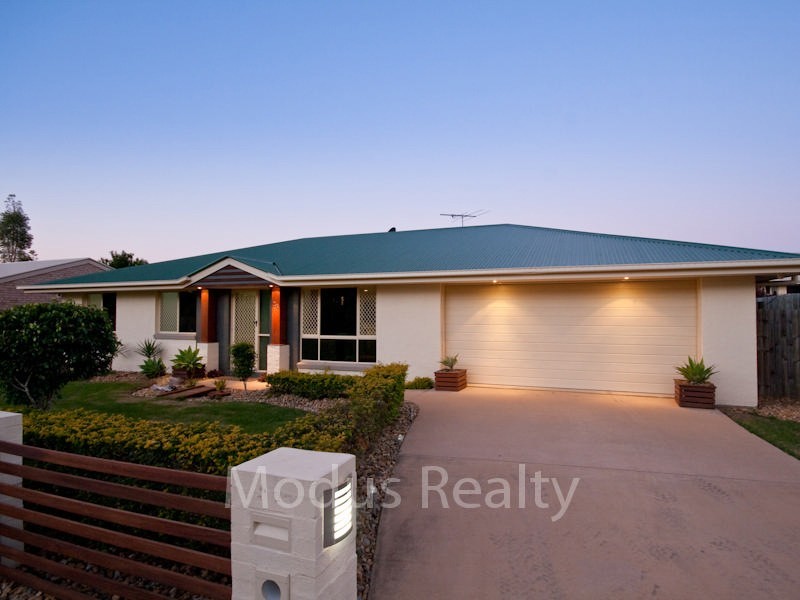 26 Pidgeon Boulevard, Crestmead QLD 4132