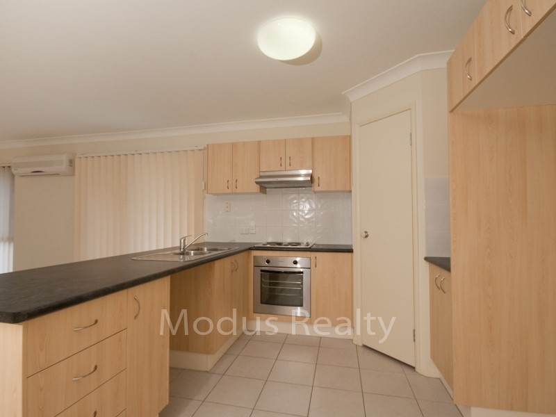 8 Broadway Avenue, Marsden QLD 4132