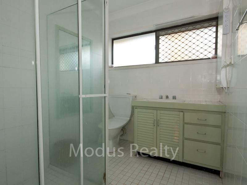 10 Wootton Crescent, Springwood QLD 4127