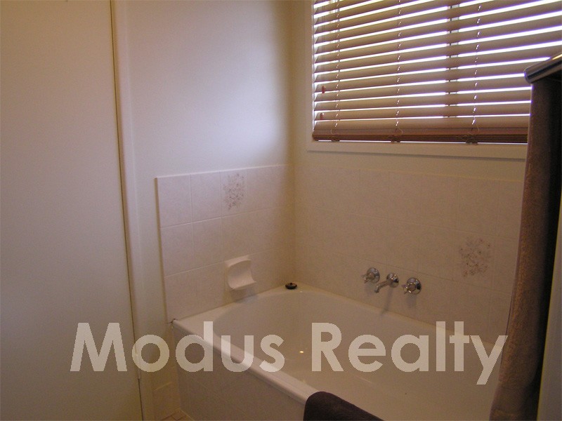 38 Brentwood Drive, Daisy Hill QLD 4127