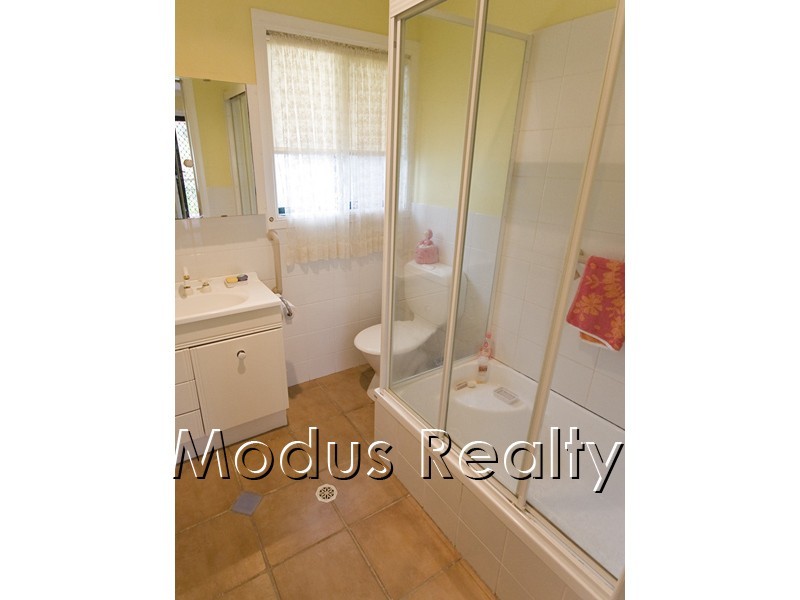 51A Dennis Road, Springwood QLD 4127