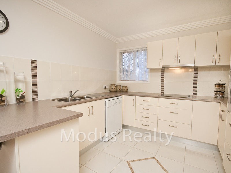 10 Gillespie Close, Edens Landing QLD 4207