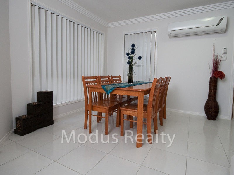 10 Gillespie Close, Edens Landing QLD 4207