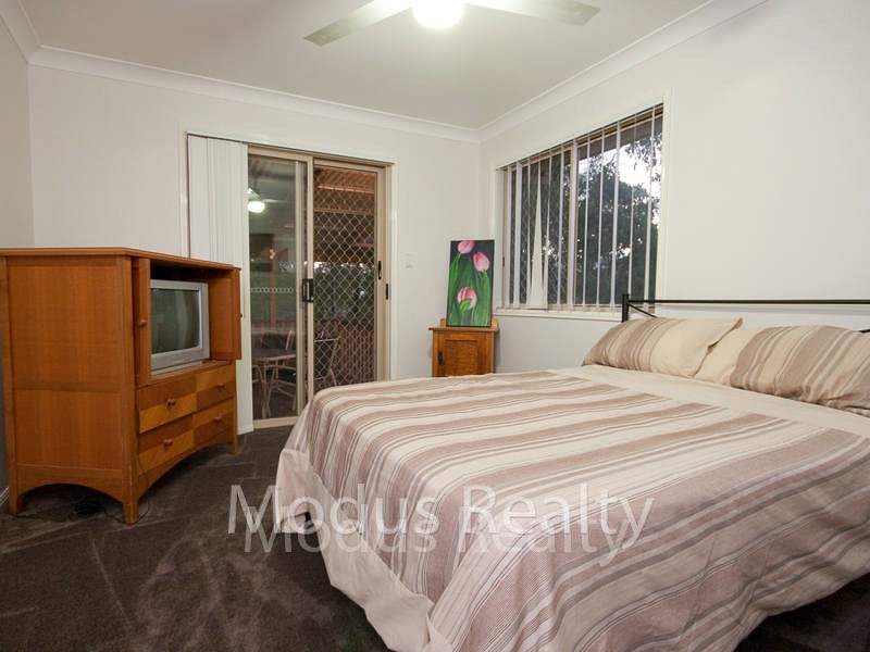 10 Gillespie Close, Edens Landing QLD 4207