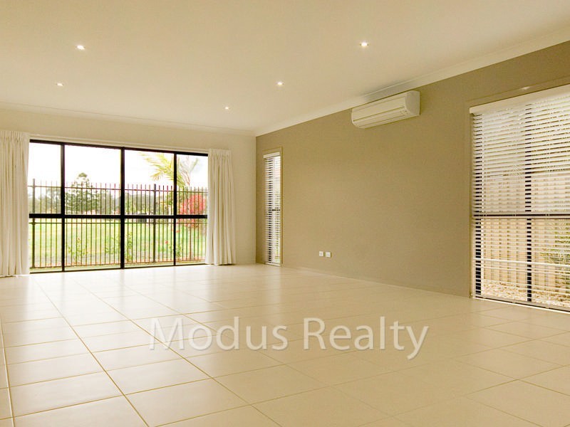 5 Lakeside Court, Windaroo QLD 4207