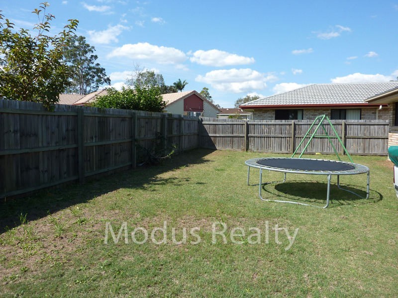 8 Broadway Avenue, Marsden QLD 4132
