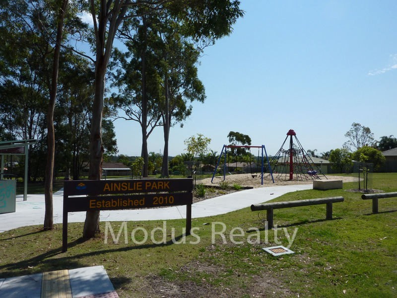 8 Broadway Avenue, Marsden QLD 4132