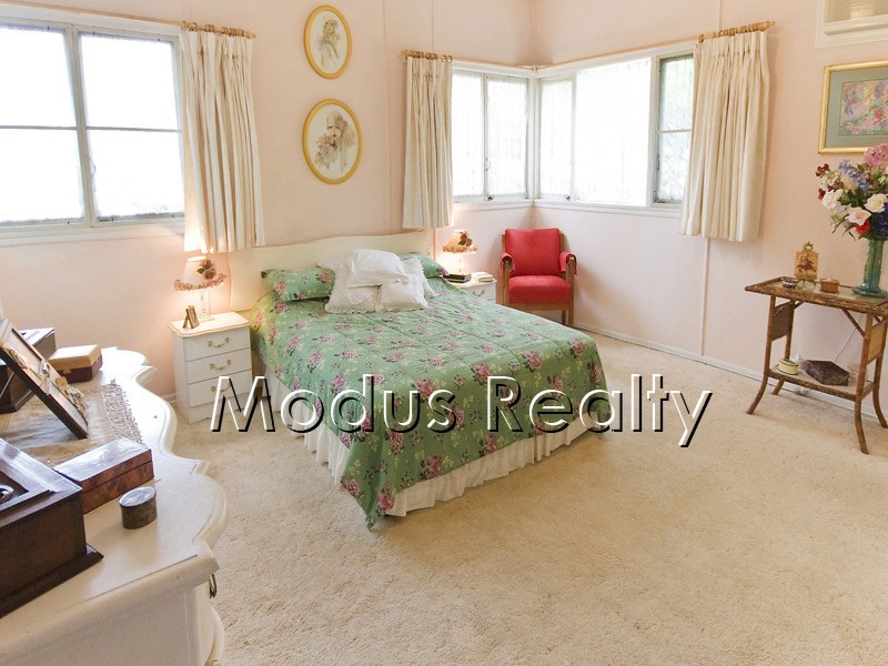 51 Dennis Road, Springwood QLD 4127