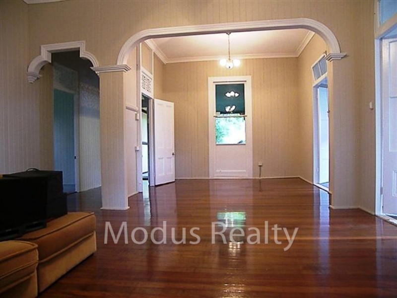 24 Collins Street, Kingston QLD 4114