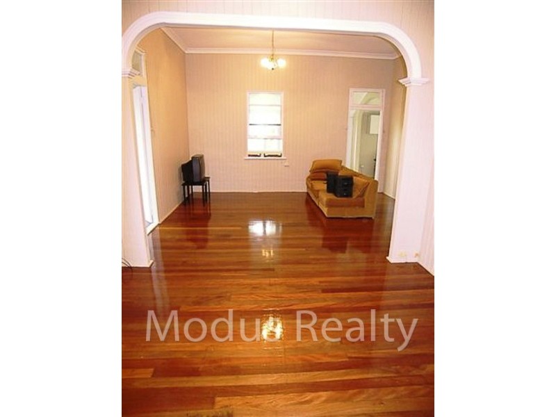 24 Collins Street, Kingston QLD 4114