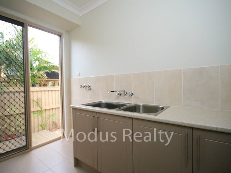27 Riverside Terrace, Windaroo QLD 4207