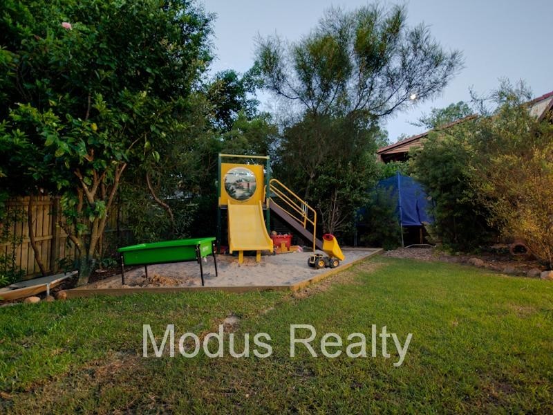 4 Sundar Crescent, Tanah Merah QLD 4128