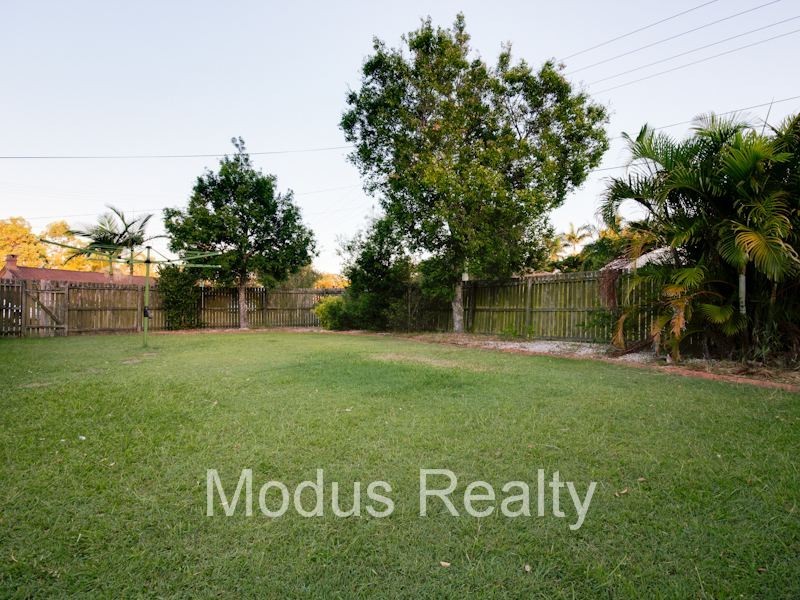 2 Iona Court, Edens Landing QLD 4207