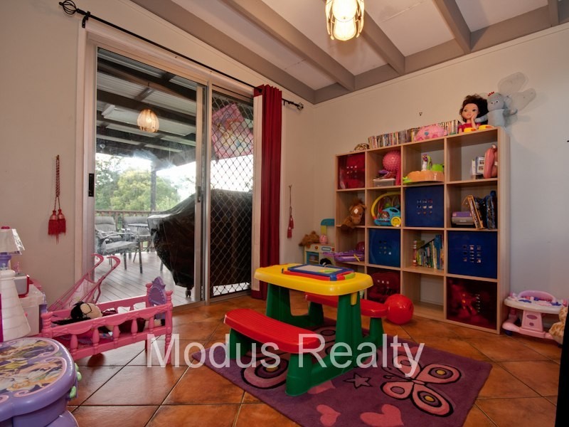 28 Finfoot Street, Rochedale South QLD 4123