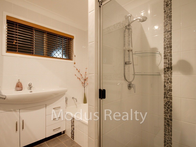 59 Brentwood Drive, Daisy Hill QLD 4127