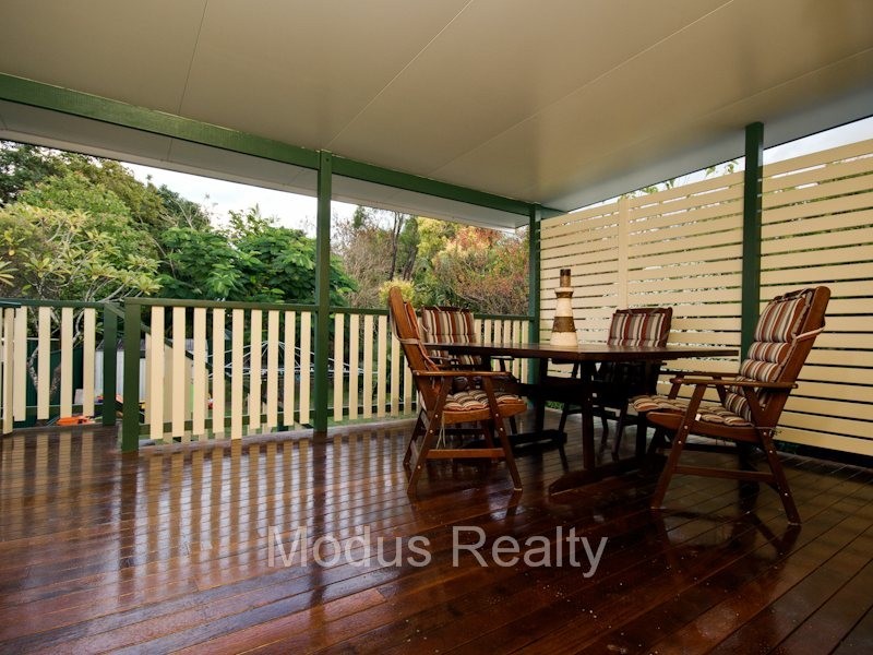 12 Myra Street, Kingston QLD 4114