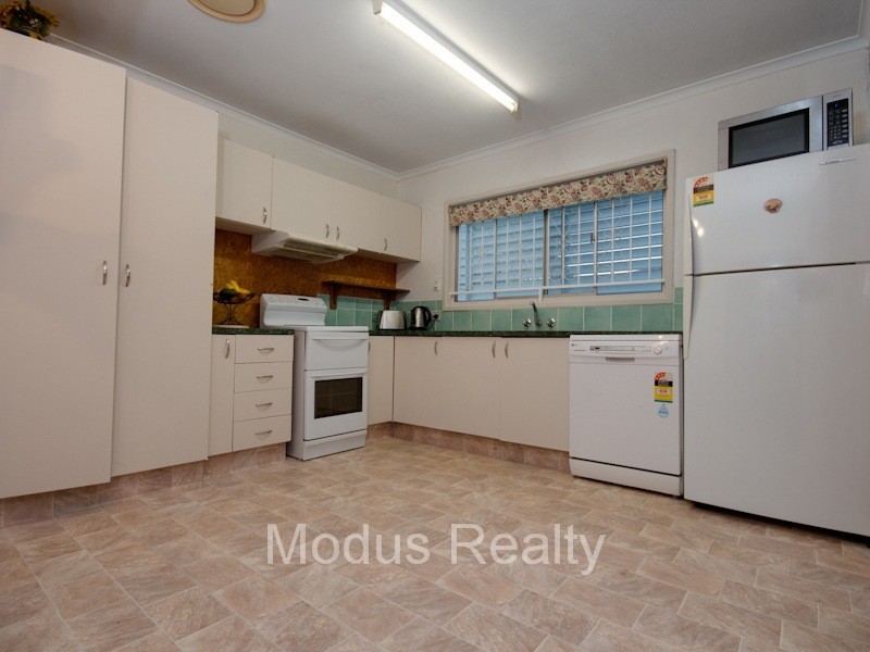 12 Myra Street, Kingston QLD 4114