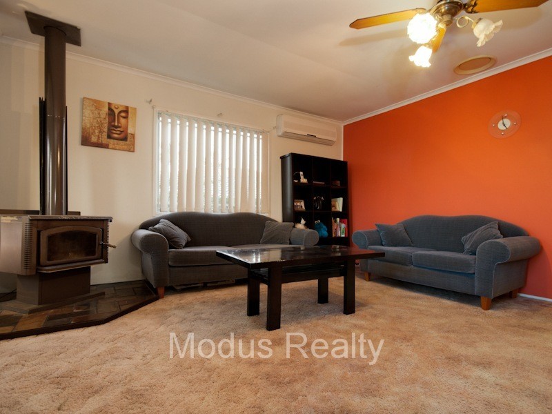 12 Myra Street, Kingston QLD 4114