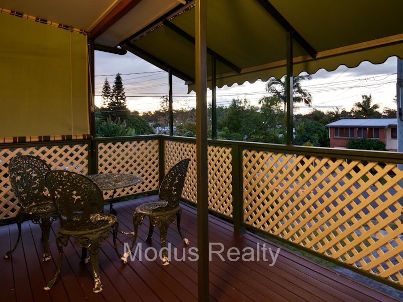 12 Myra Street, Kingston QLD 4114