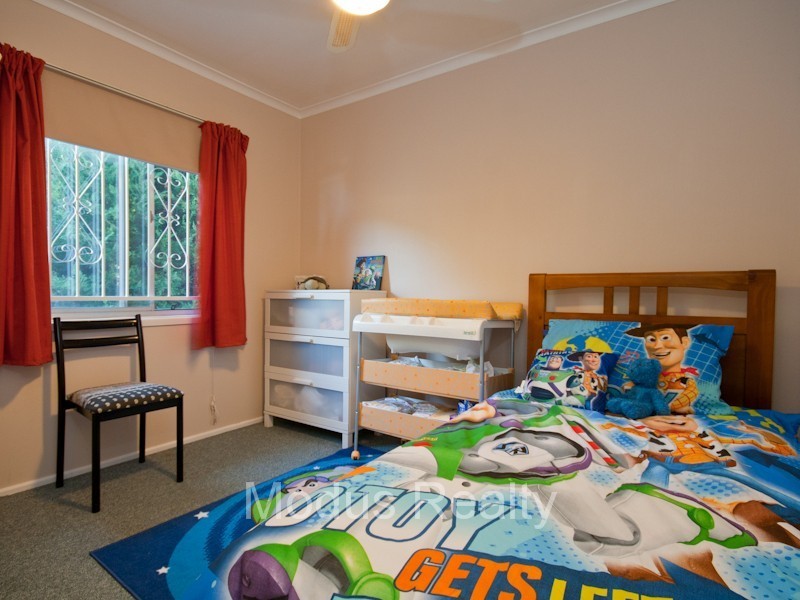 12 Myra Street, Kingston QLD 4114