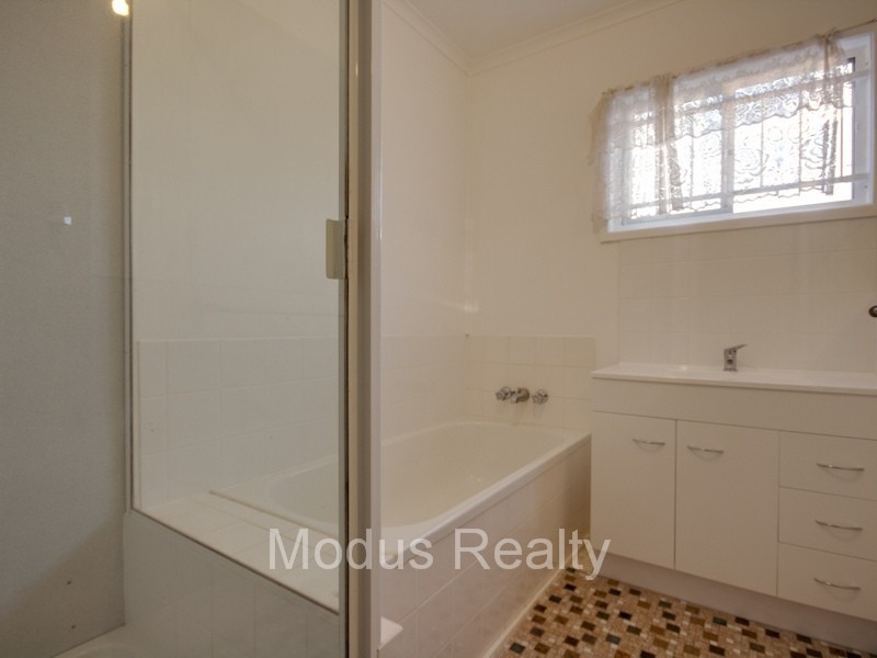 12 Myra Street, Kingston QLD 4114