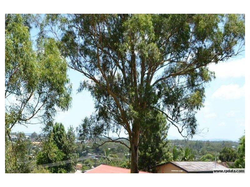 15 Karen St, Woodridge QLD 4114