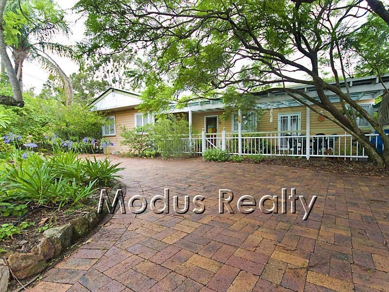 51 & 51A Dennis Road, Springwood QLD 4127