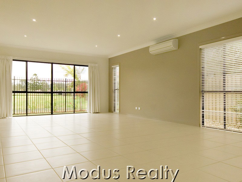 5 Lakeside Court, Windaroo QLD 4207