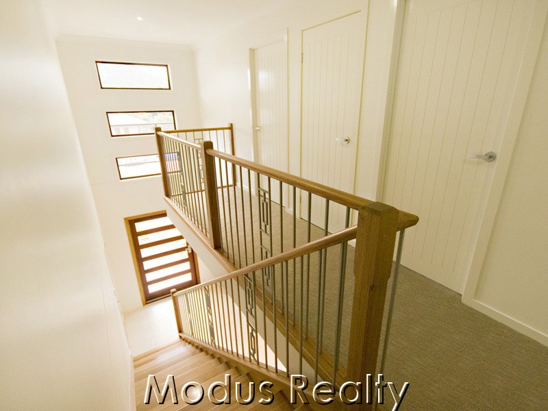 5 Lakeside Court, Windaroo QLD 4207