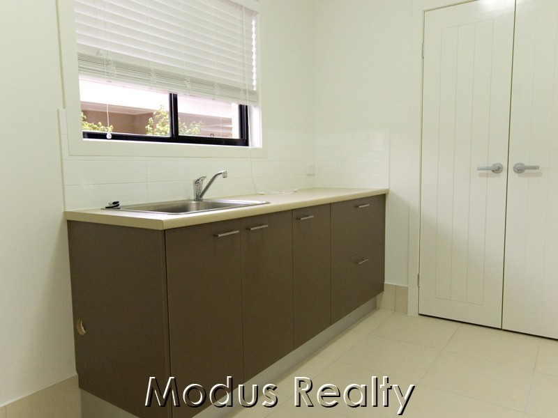 5 Lakeside Court, Windaroo QLD 4207