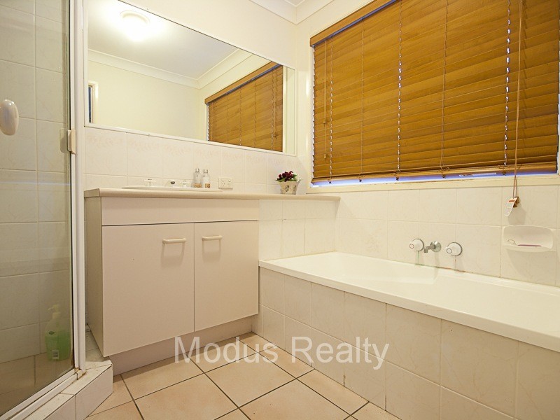 Mount Warren Park QLD 4207