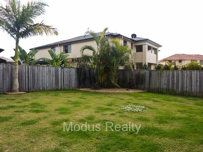 5 Riverside Tce, Windaroo QLD 4207