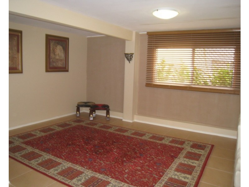 4 Jilloong Street, Mansfield QLD 4122